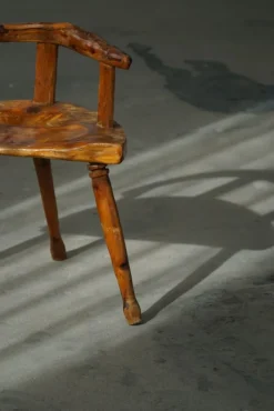 Pamono Scandinavian Folk Art 3-Legged Chair in Pine, 1920s Online