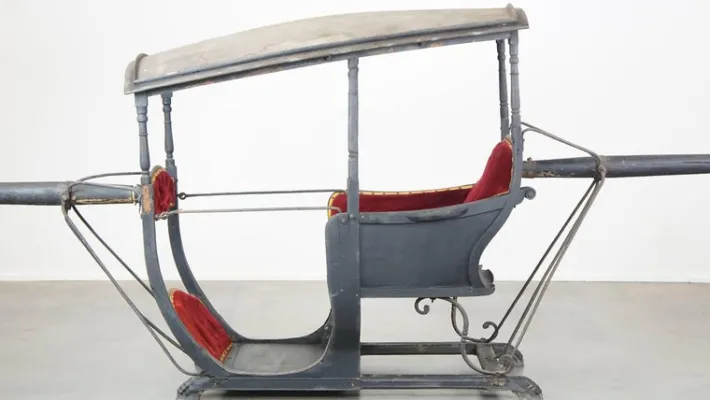 Pamono Sedan Chair Carriage, Late 19th Century Hot