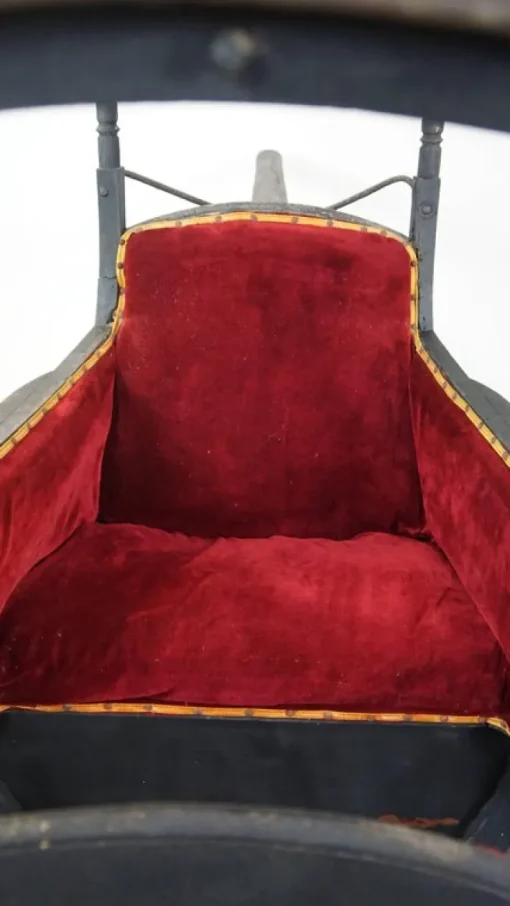 Pamono Sedan Chair Carriage, Late 19th Century Hot