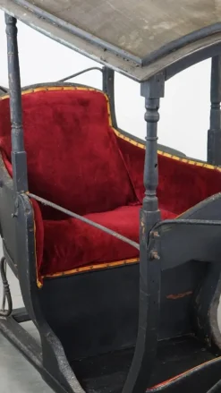Pamono Sedan Chair Carriage, Late 19th Century Hot