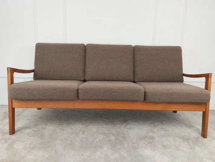 Pamono Senator Three-Seater and Two-Armchair Set by Ole Wanscher for Poul Jeppesens, 1970s, Set of 3 Discount