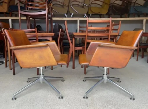 Pamono Set of Bauhaus Style Chairs by Brunner for Knoll, 2013 Sale