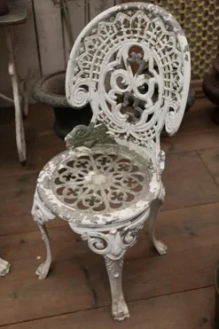 Pamono Set of Cast Aluminium Garden Chairs with Original Paint Clearance