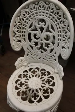 Pamono Set of Cast Aluminium Garden Chairs with Original Paint Clearance