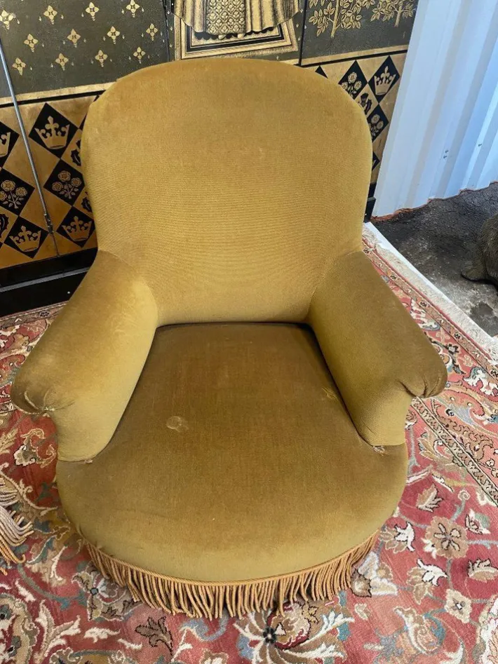 Pamono Set of English Sofa and Basket Armchair Best