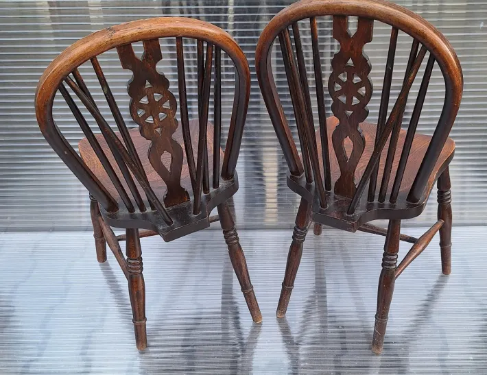 Pamono Set of English Windsor Chairs in Elm Wood, 1890s, Set of 2 Discount