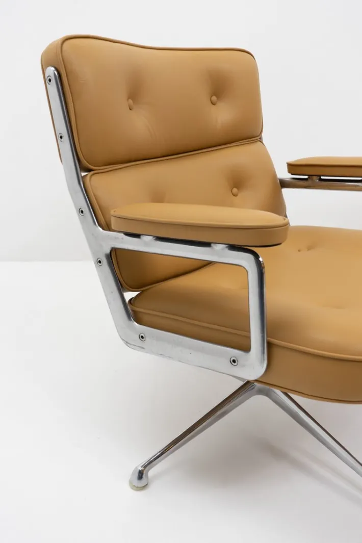 Pamono Set of ES105 Lobby Chairs by Charles & Ray Eames for Vitra, 1970s Sale