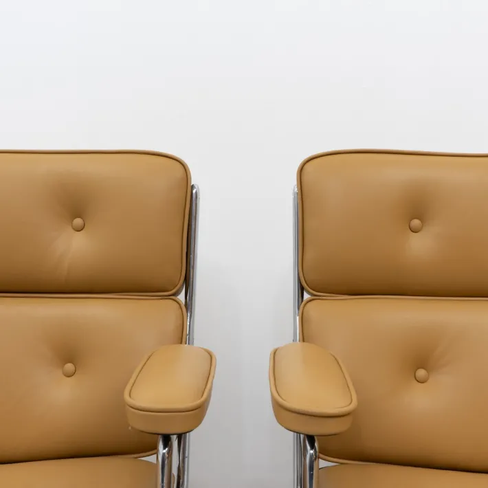 Pamono Set of ES105 Lobby Chairs by Charles & Ray Eames for Vitra, 1970s Sale