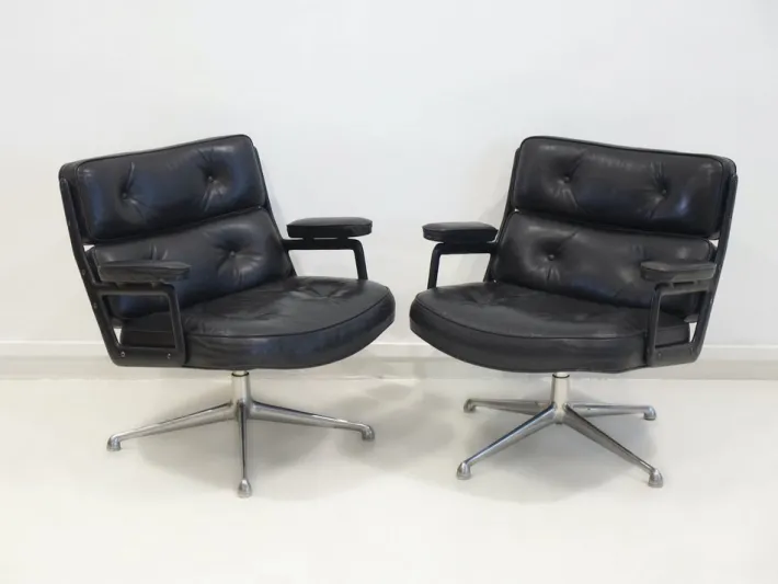Pamono Set of Executive Chairs in Black Leather by Charles and Ray Eames, 1960s Hot