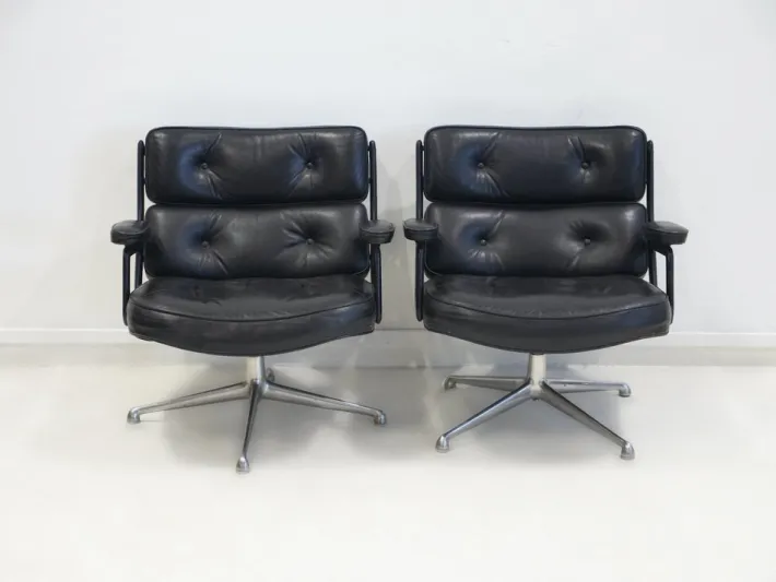 Pamono Set of Executive Chairs in Black Leather by Charles and Ray Eames, 1960s Hot