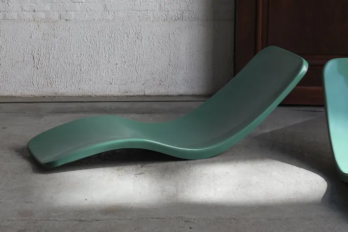 Pamono Set of Fiberglass Sunbeds by Charles Zublena Sale