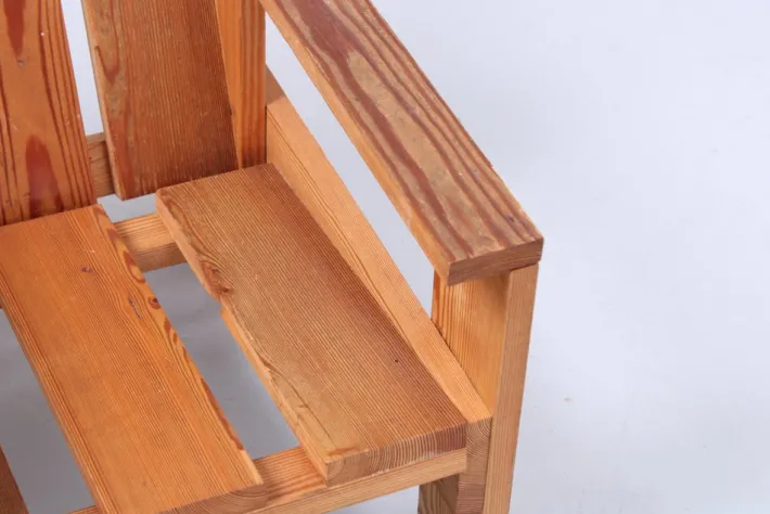 Pamono Set of Pine Crate Wood Children's Chairs in the style of Gerrit Rietveld, 1980s Outlet