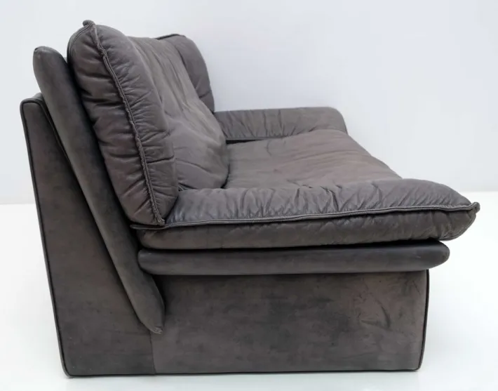 Pamono Set of Postmodern Sofa in Italian Leather by Nicoletti Salotti, 1980s Online