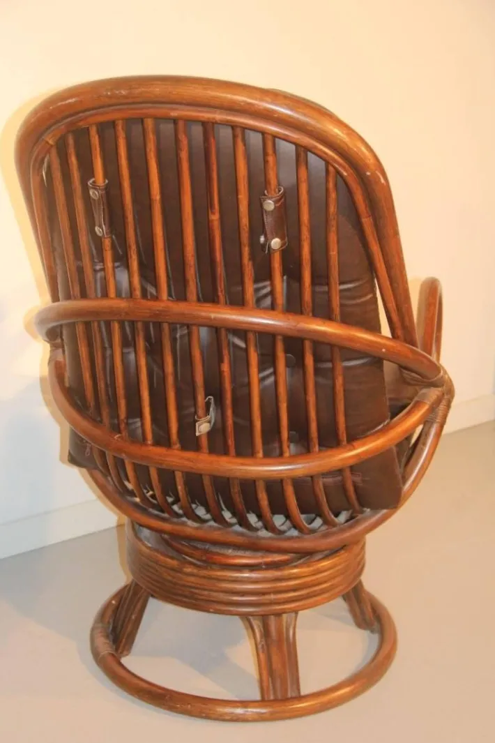 Pamono Set of Rattan & Leather Swivel Lounge Chairs, 1960s New