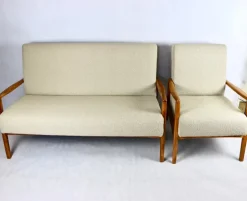 Pamono Set of Vintage Beige Boucle Sofa and Armchair, 1970s Outlet