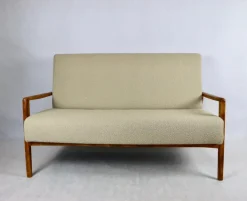 Pamono Set of Vintage Beige Boucle Sofa and Armchair, 1970s Outlet