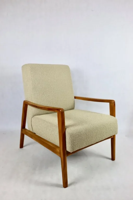 Pamono Set of Vintage Beige Boucle Sofa and Armchair, 1970s Outlet