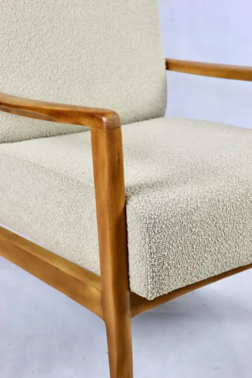 Pamono Set of Vintage Beige Boucle Sofa and Armchair, 1970s Outlet