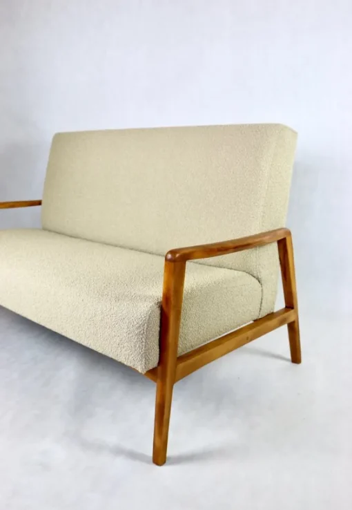 Pamono Set of Vintage Beige Boucle Sofa and Armchair, 1970s Outlet