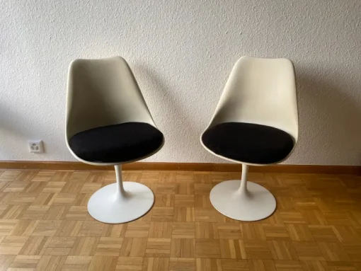 Pamono Set of Vintage Rotating Tulip Chairs by Eero Saarinen for Knoll International Sale