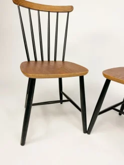 Pamono Set of Vintage Spindle Back Chairs, 1960s Outlet