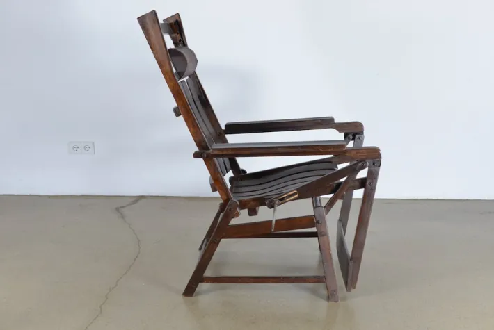 Pamono Siesta Medizinal Lounge Chair by the Luckhardt brothers for Thonet, 1938 Sale