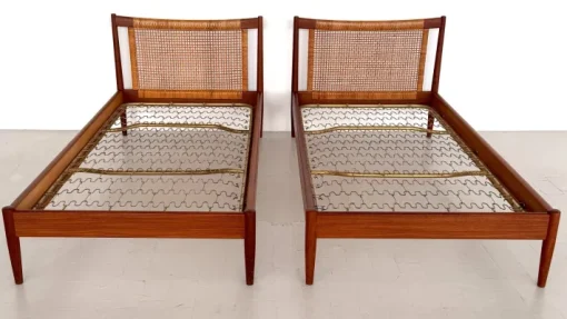 Pamono Single Beds by Børge Mogensen for Søborg Møbelfabrik, Denmark, 1950s, Set of 2 Online