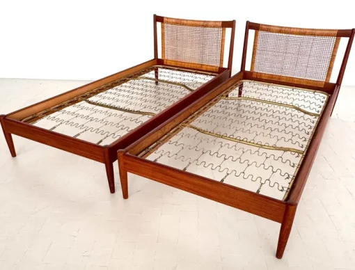 Pamono Single Beds by Børge Mogensen for Søborg Møbelfabrik, Denmark, 1950s, Set of 2 Online