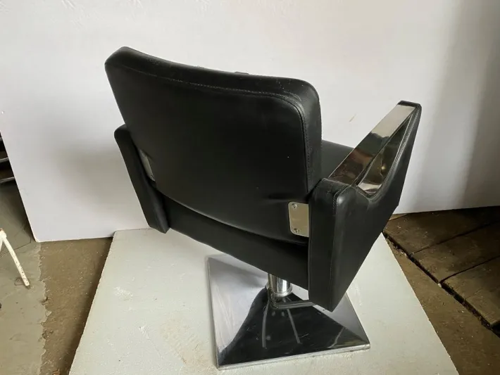 Pamono Skai Hairdresser Chair with Chromed Metal Armrests and Black Skai Leather, 2010s Hot