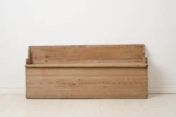 Pamono Small Antique Swedish Folk Art Bench with Natural Patina Online