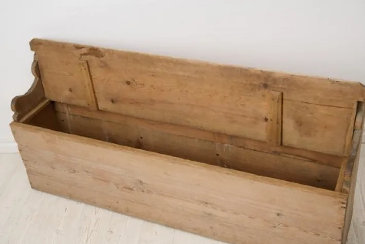Pamono Small Antique Swedish Folk Art Bench with Natural Patina Online