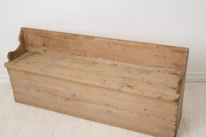 Pamono Small Antique Swedish Folk Art Bench with Natural Patina Online