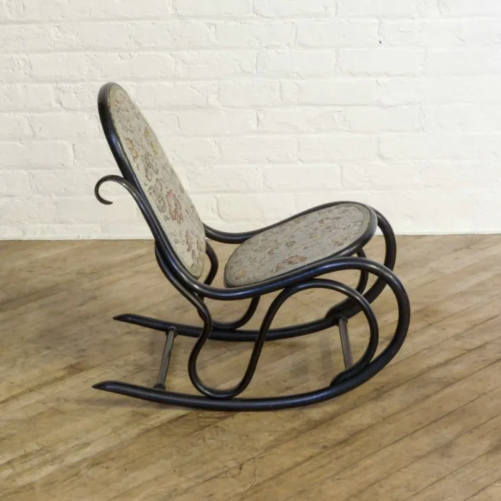 Pamono Small Bentwood Rocking Chair, 1920s Outlet