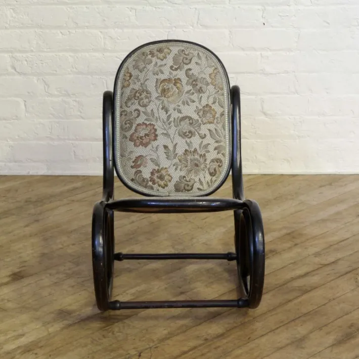 Pamono Small Bentwood Rocking Chair, 1920s Outlet