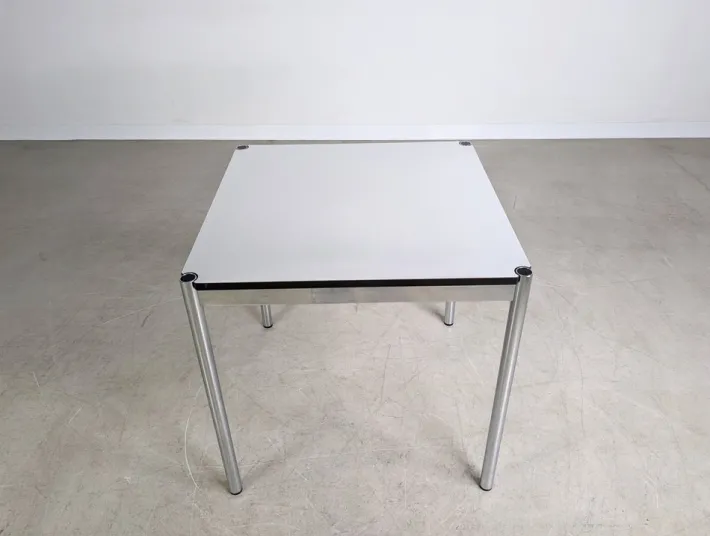 Pamono Small Square White Desk from USM Haller Online