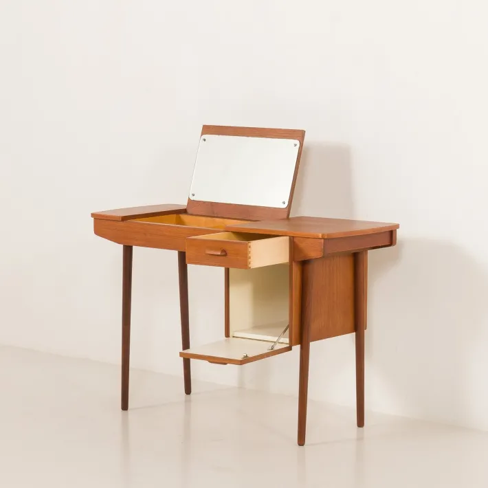 Pamono Small Vintage Desk with Hidden Vanity from Olholm Mobler, 1960s Hot