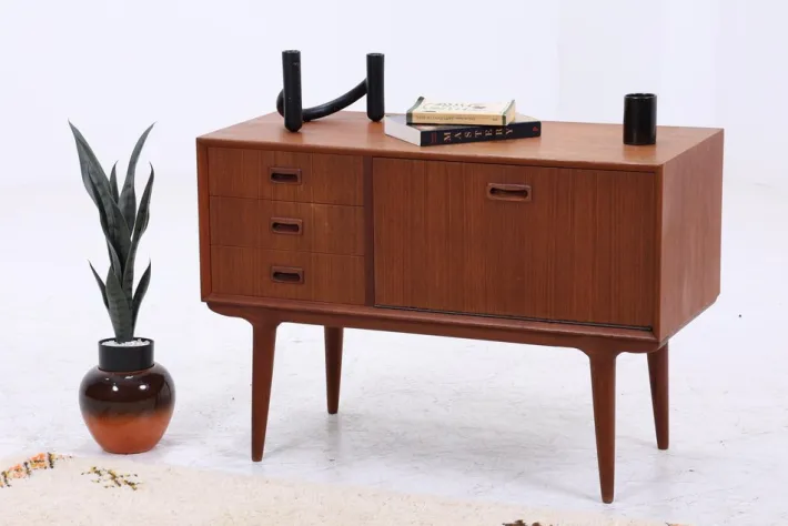 Pamono Small Vintage Teak Sideboard by Omann Jun, 1960s Online