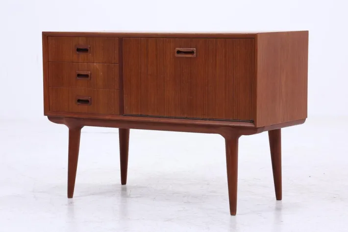 Pamono Small Vintage Teak Sideboard by Omann Jun, 1960s Online
