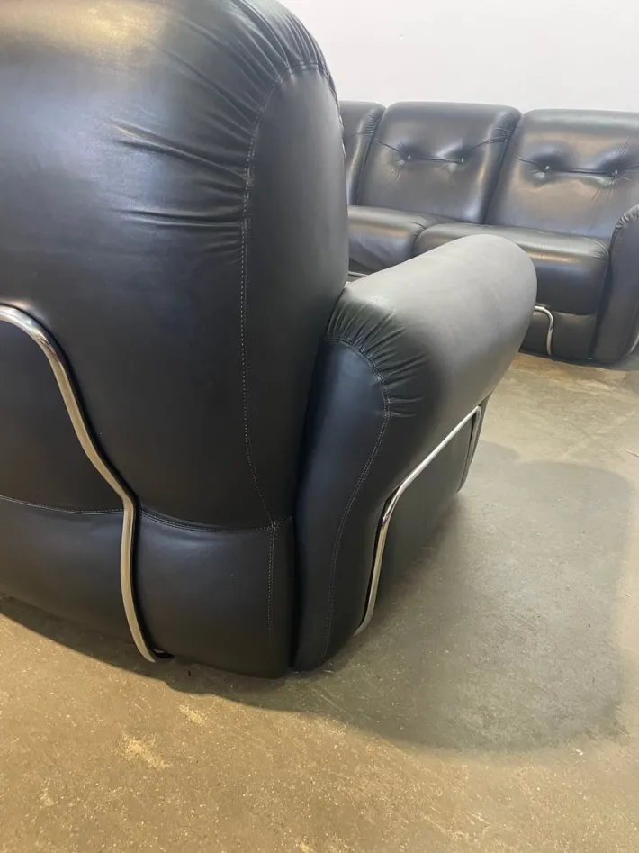 Pamono Sofa and Armchairs in Black Leather by Adriano Piazzesi, 1980s, Set of 3 Online