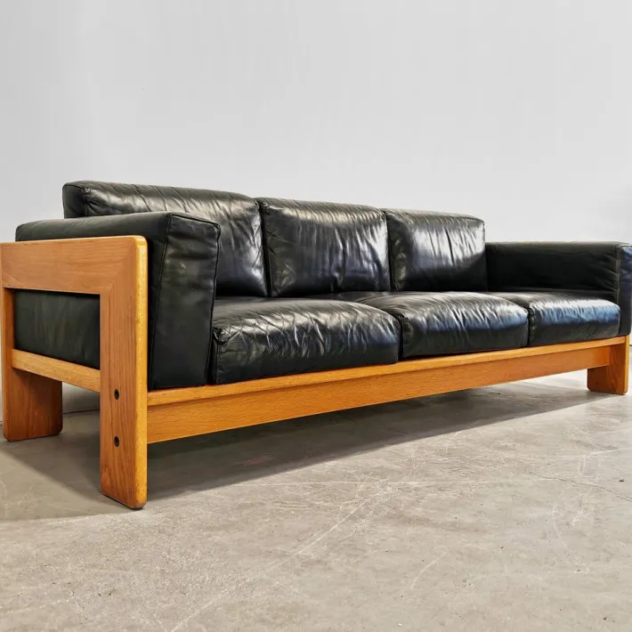 Pamono Sofa and Armchairs Mod. Bastiano in Oak Wood and Black Leather by Afra and Tobia Scarpa for Gavina, 1960s, Set of 3 Sale