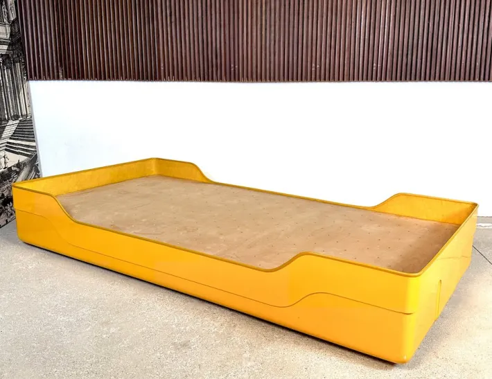 Pamono Space Age Daybed by Marc Berthier for Roche Bobois, 1960s Outlet