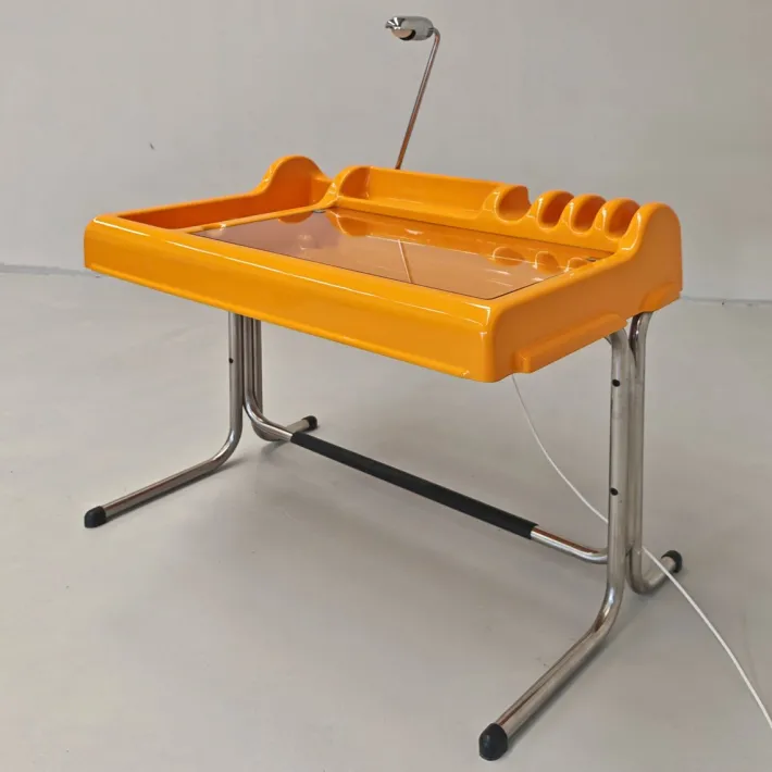 Pamono Space Age Orix Desk by V. Parigi and N. Prina for Molteni, 1971 Discount