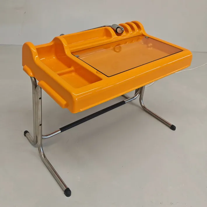 Pamono Space Age Orix Desk by V. Parigi and N. Prina for Molteni, 1971 Discount
