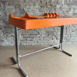 Pamono Space Age Orix Orange Writing Desk by Vittorio Parigi and Nani Prina for Molteni, 1970s Hot