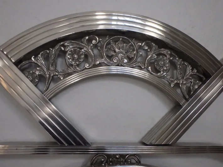 Pamono Spanish Art Deco Nickel Double Bed with Decorative Floral Elements, 1930, Set of 2 Hot
