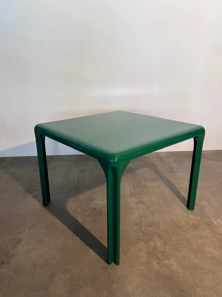 Pamono Stadio 100 Model Table by Vico Magistretti for Artemide, 1970s Hot