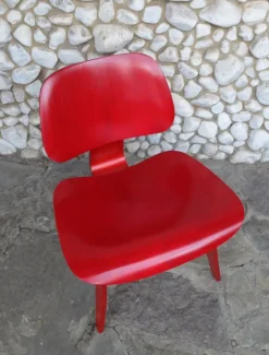 Pamono Stained Red LCW Lounge Chair by Charles & Ray Eames for Herman Miller / Evans Products Company, 1948 Hot
