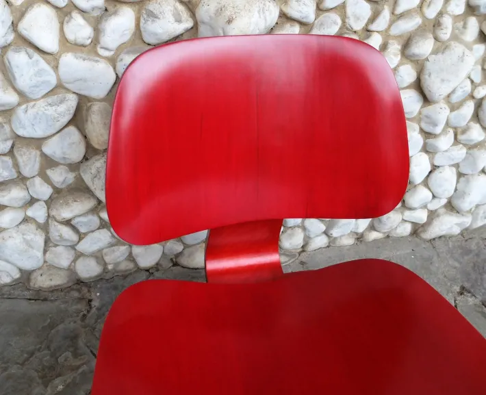 Pamono Stained Red LCW Lounge Chair by Charles & Ray Eames for Herman Miller / Evans Products Company, 1948 Hot