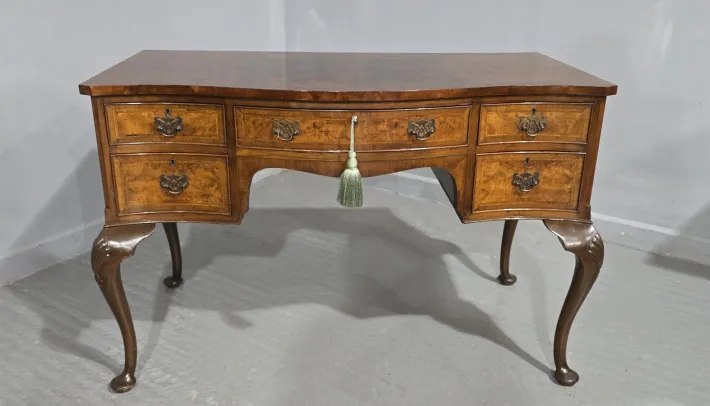Pamono Super Serpentine Burr Walnut Dressing Table, 1920 Best