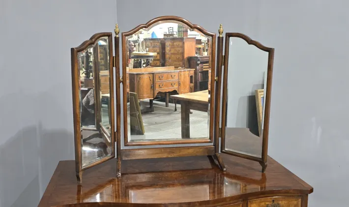 Pamono Super Serpentine Burr Walnut Dressing Table, 1920 Best